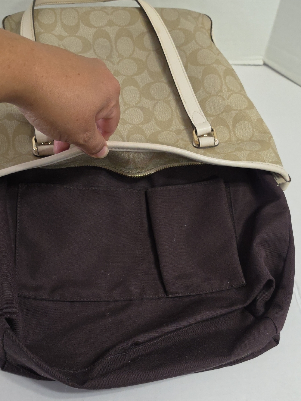 Coach Signature Gallery Tote In Cream & Beige *GUC* - Picture 13 of 13